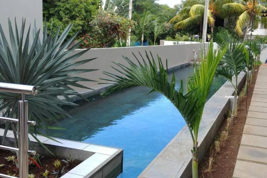 Modern And Cosy Condo: Westwood Apartments Flic en Flac Bagian luar foto