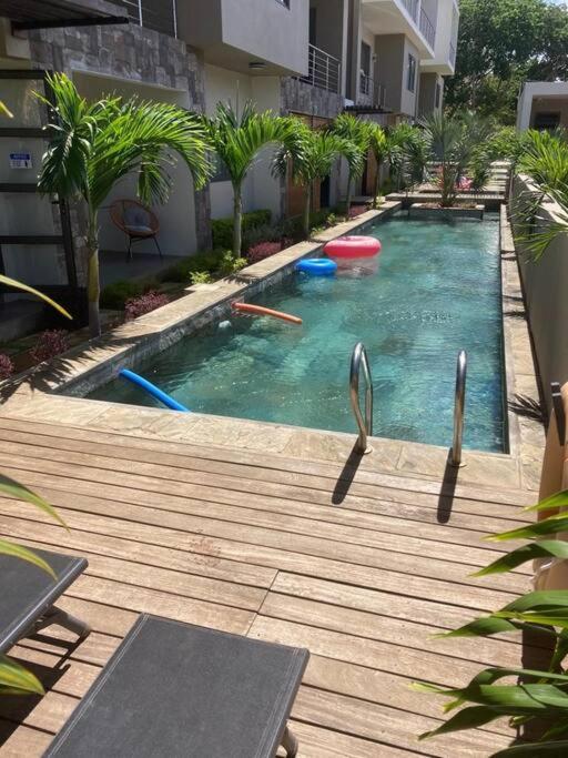 Modern And Cosy Condo: Westwood Apartments Flic en Flac Bagian luar foto